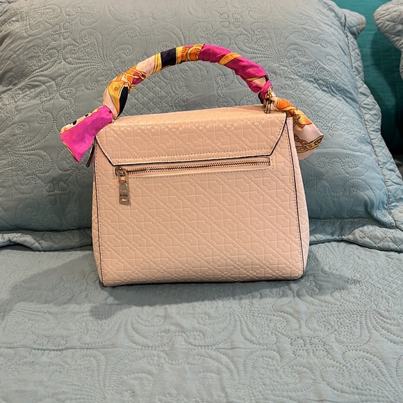 Eastide leather handbag with removable scarf - Picture 2 of 12